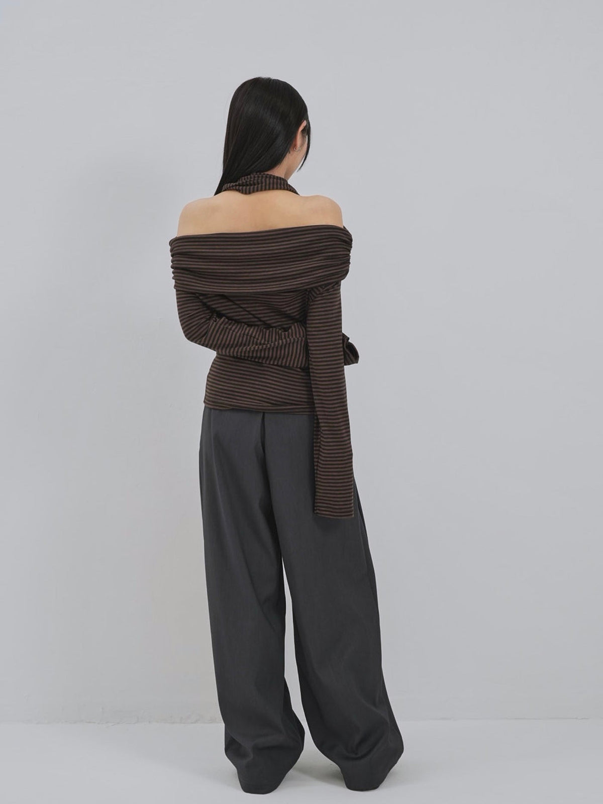 border offshoulder scarf tops