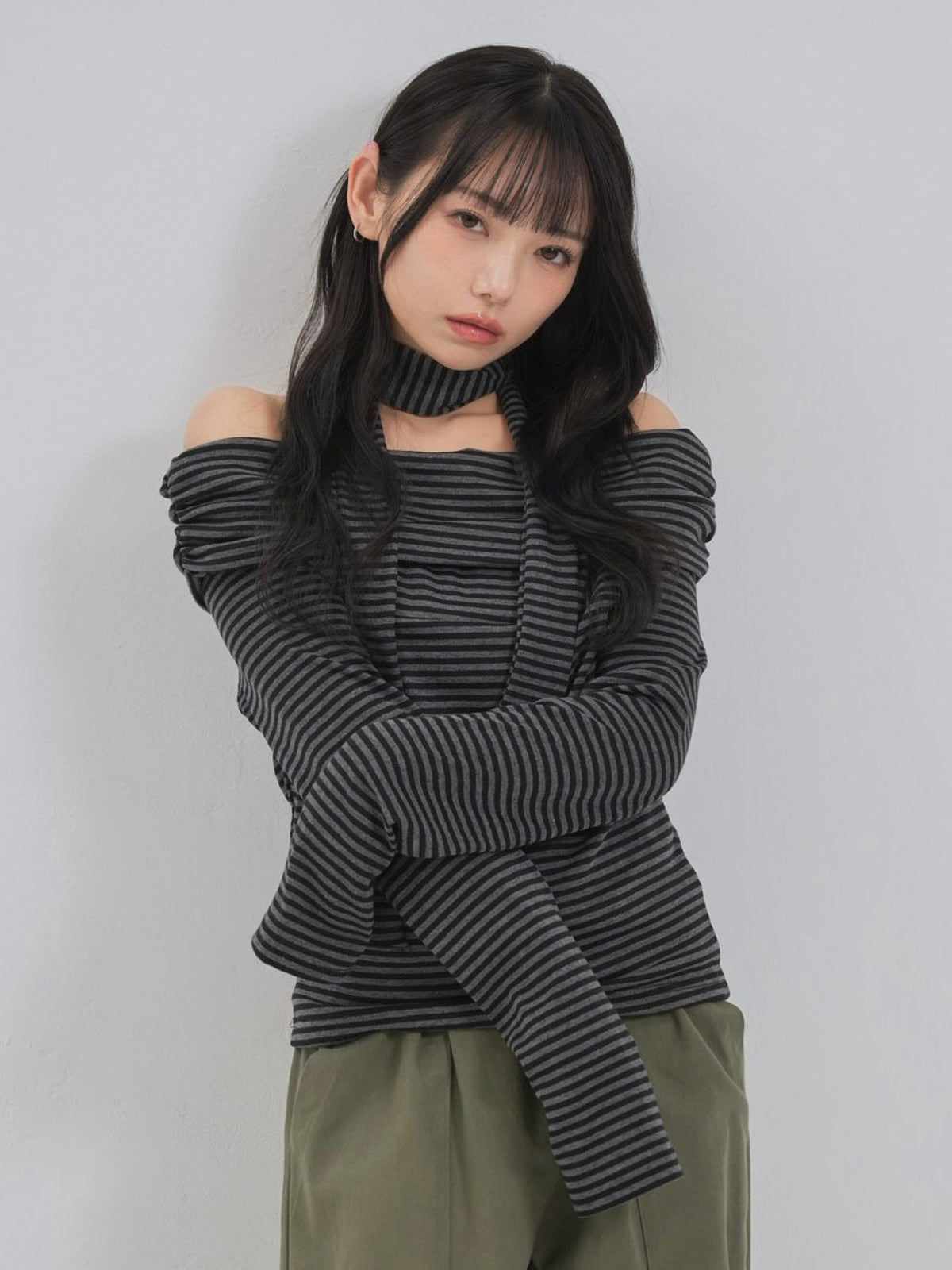 border offshoulder scarf tops